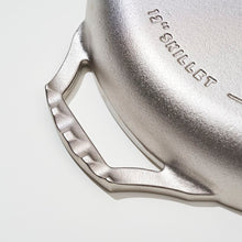 画像をギャラリービューアに読み込む, GRIZZLY 12" Cast Iron Skillet